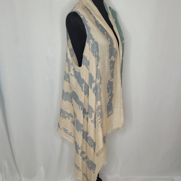 Unique American Flag Pastel Blue & Green on Tan Shawl/Shrug/Vest - OS Fits Most - Picture 3 of 11
